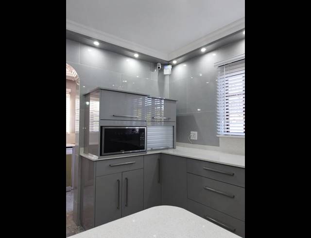 6 BEDROOM HOUSE FOR SALE IN CRAIGIEBURN